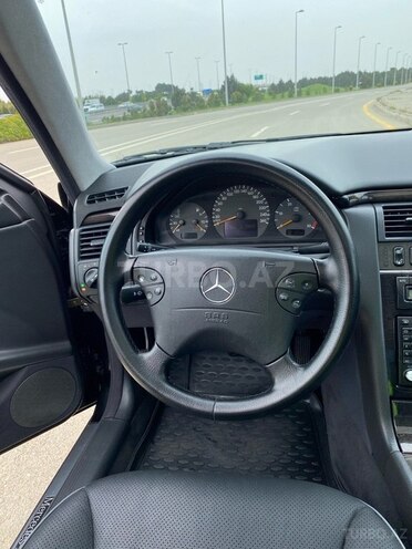 Mercedes E 270 2001, 430,000 km - 2.7 l - Bakı