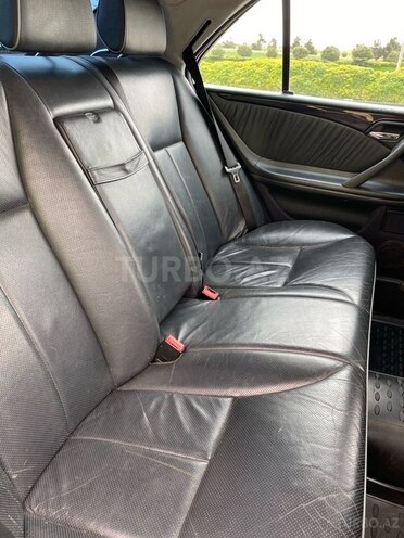 Mercedes E 270 2001, 430,000 km - 2.7 l - Bakı