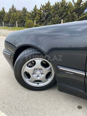 Mercedes E 270 2001, 430,000 km - 2.7 l - Bakı