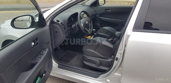 Hyundai i30 2011, 240,000 km - 1.6 л - Bakı