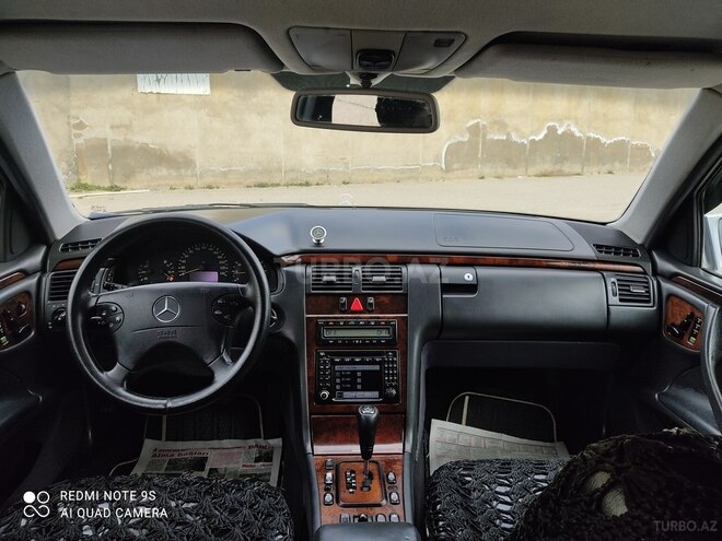 Mercedes E 240 2001, 274,000 km - 2.4 л - Bakı