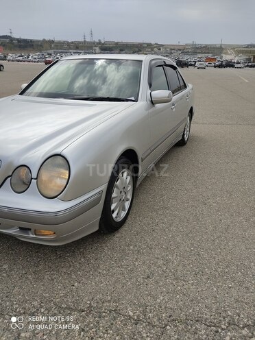 Mercedes E 240 2001, 274,000 km - 2.4 л - Bakı