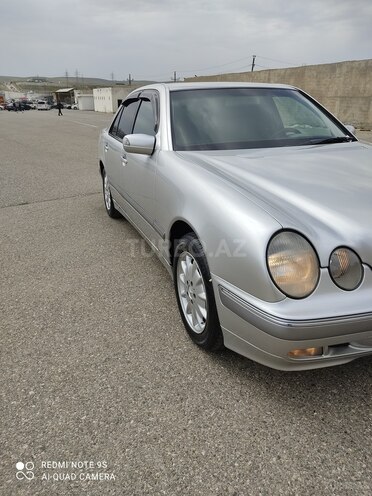 Mercedes E 240 2001, 274,000 km - 2.4 л - Bakı