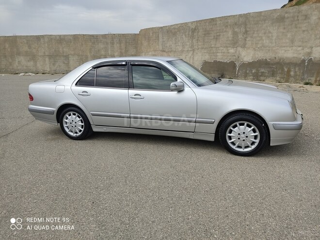 Mercedes E 240 2001, 274,000 km - 2.4 л - Bakı