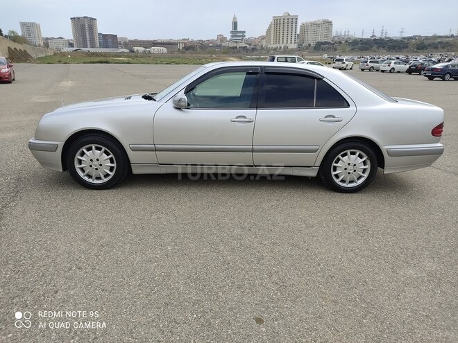 Mercedes E 240 2001, 274,000 km - 2.4 л - Bakı