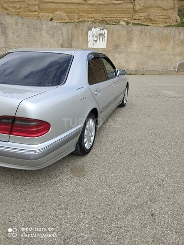 Mercedes E 240 2001, 274,000 km - 2.4 л - Bakı