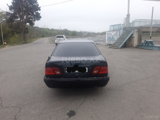 Mercedes E 230 1995, 325,000 km - 2.3 л - Quba
