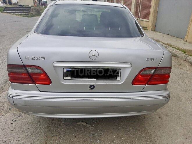 Mercedes E 220 2000, 400,000 km - 2.2 l - Bakı