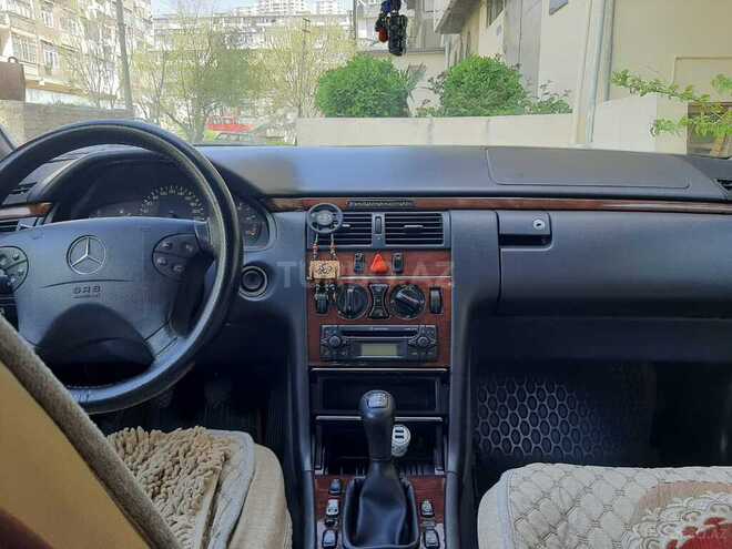 Mercedes E 220 2000, 400,000 km - 2.2 l - Bakı