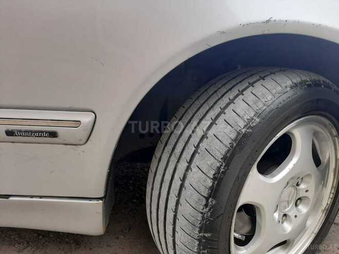 Mercedes E 220 2000, 400,000 km - 2.2 l - Bakı