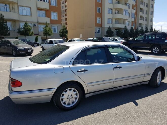 Mercedes E 240 1999, 288,997 km - 2.4 l - Gəncə