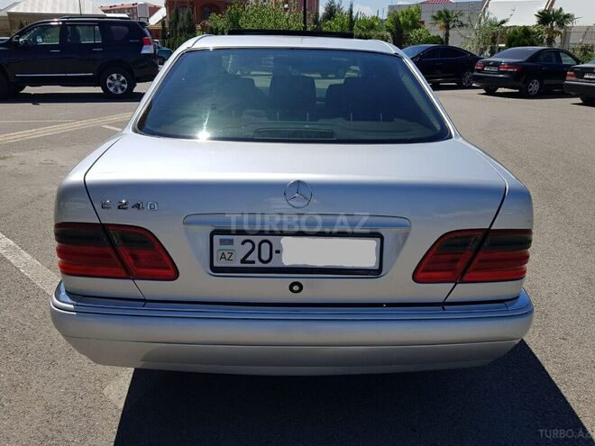 Mercedes E 240 1999, 288,997 km - 2.4 l - Gəncə