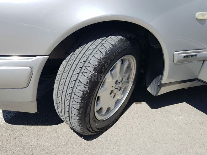 Mercedes E 240 1999, 288,997 km - 2.4 l - Gəncə