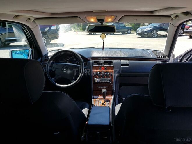 Mercedes E 240 1999, 288,997 km - 2.4 l - Gəncə