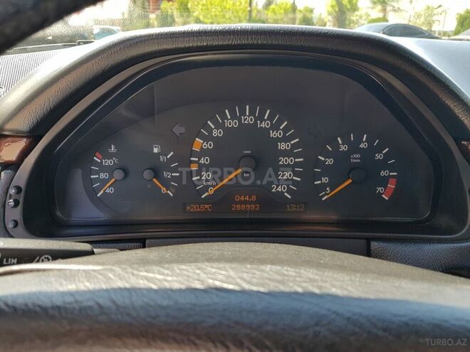 Mercedes E 240 1999, 288,997 km - 2.4 l - Gəncə