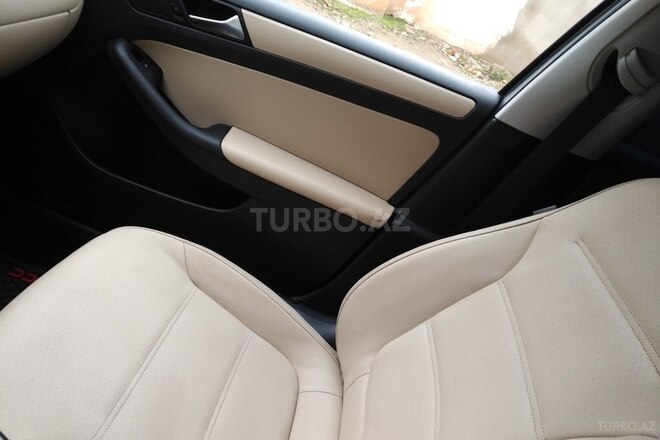 Volkswagen Jetta 2015, 130,357 km - 1.4 л - Bakı