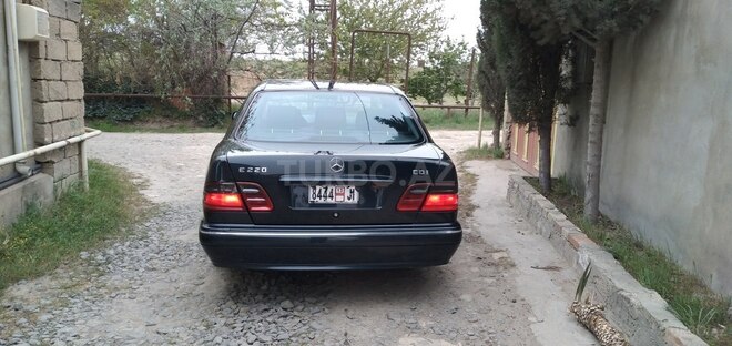 Mercedes E 220 2000, 187,383 km - 2.2 l - Bakı