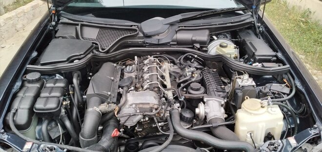 Mercedes E 220 2000, 187,383 km - 2.2 l - Bakı