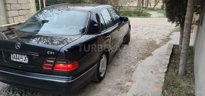 Mercedes E 220 2000, 187,383 km - 2.2 l - Bakı