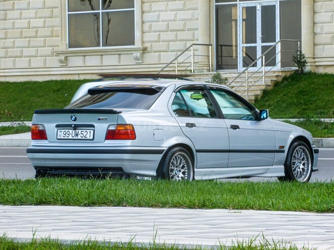 BMW 320 1995, 302,000 km - 2.0 l - Sumqayıt