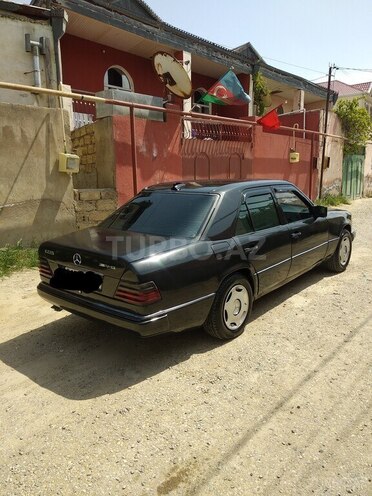 Mercedes E 200 1989, 564,378 km - 2.0 l - Bakı