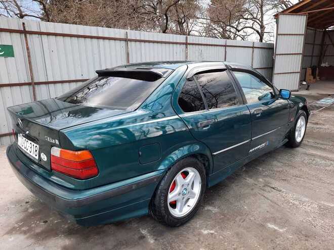 BMW 318 1994, 450,102 km - 1.8 л - Zaqatala