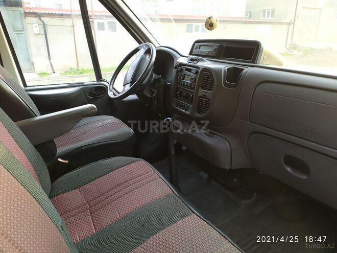 Ford Transit 2002, 385,000 km - 2.4 l - Qusar