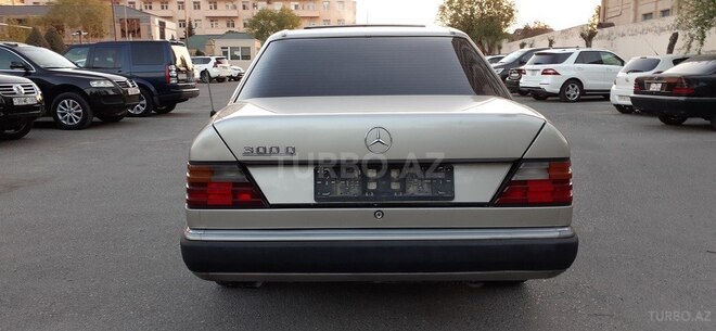 Mercedes E 300 1991, 359,044 km - 3.0 l - Bakı