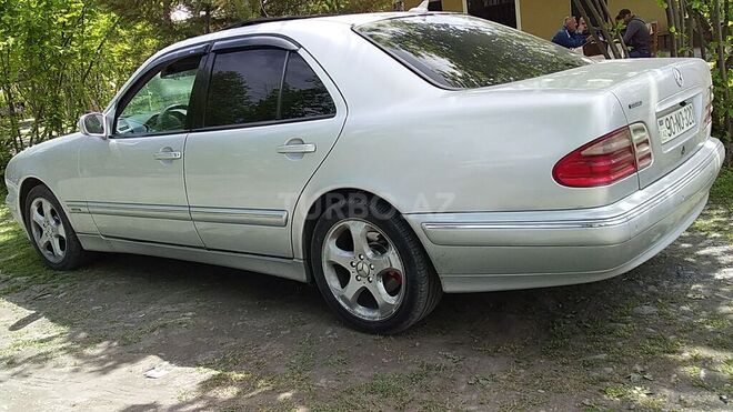 Mercedes E 320 2000, 304,841 km - 3.2 l - Zaqatala