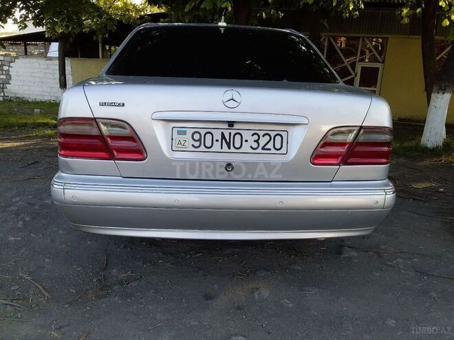Mercedes E 320 2000, 304,841 km - 3.2 l - Zaqatala