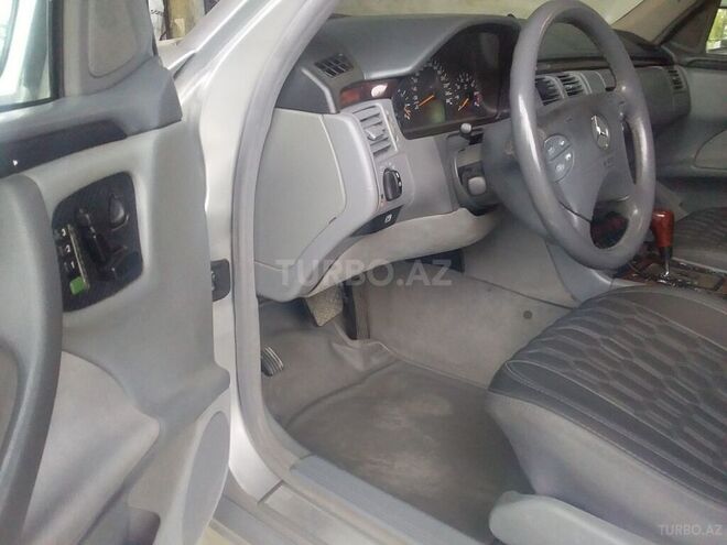 Mercedes E 320 2000, 304,841 km - 3.2 l - Zaqatala