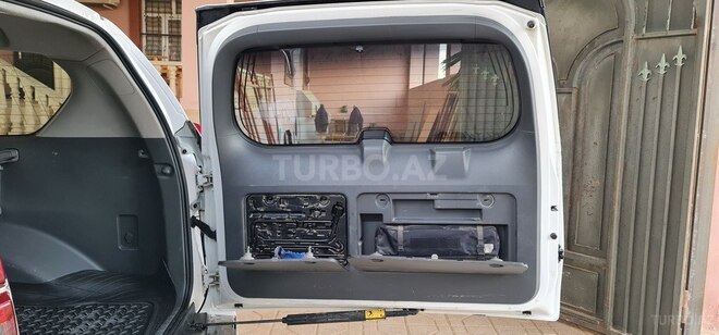 Toyota Prado 2011, 270,000 km - 3.0 l - Bakı