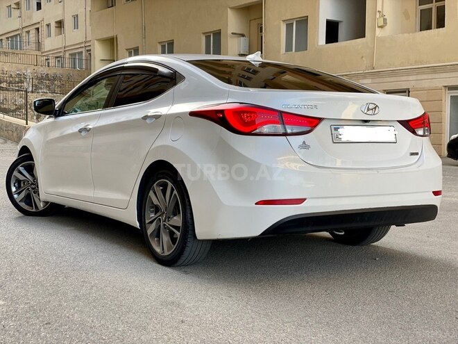 Hyundai Elantra 2015, 124,000 km - 1.8 л - Bakı