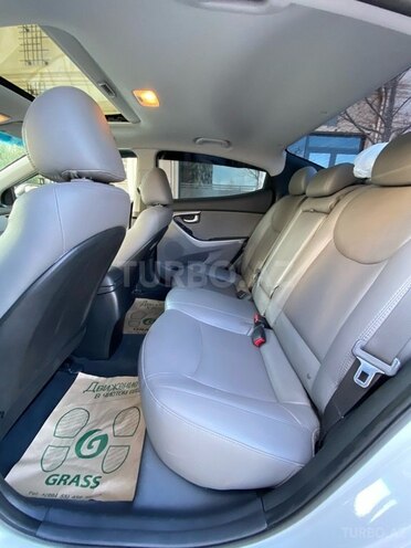 Hyundai Elantra 2015, 124,000 km - 1.8 л - Bakı
