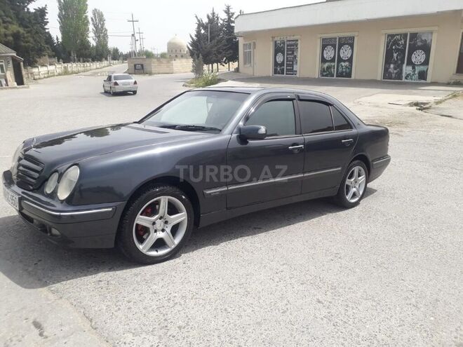 Mercedes E 220 2000, 193,000 km - 2.2 l - Bakı
