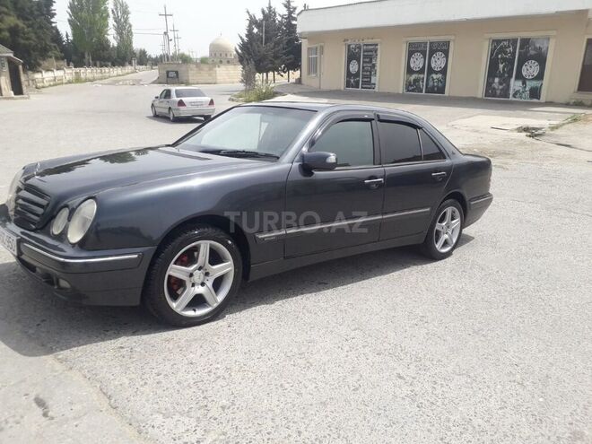 Mercedes E 220 2000, 193,000 km - 2.2 l - Bakı