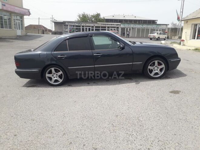 Mercedes E 220 2000, 193,000 km - 2.2 l - Bakı