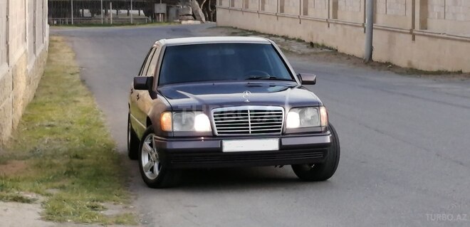 Mercedes E 230 1992, 287,000 km - 2.3 л - Bakı