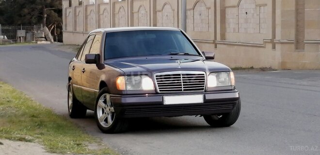 Mercedes E 230 1992, 287,000 km - 2.3 л - Bakı