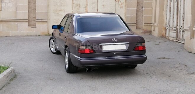 Mercedes E 230 1992, 287,000 km - 2.3 л - Bakı