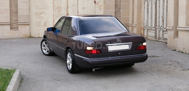 Mercedes E 230 1992, 287,000 km - 2.3 л - Bakı