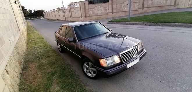 Mercedes E 230 1992, 287,000 km - 2.3 л - Bakı