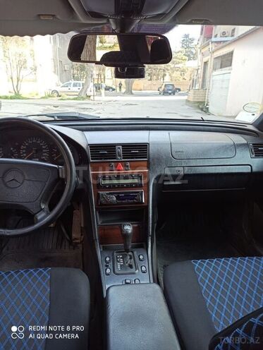 Mercedes C 200 1997, 330,000 km - 2.0 л - Bakı