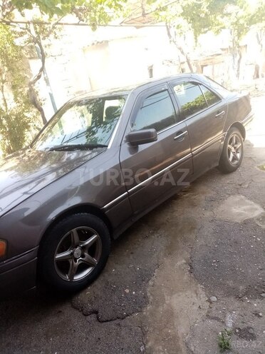Mercedes C 200 1995, 680,000 km - 2.0 l - Bakı