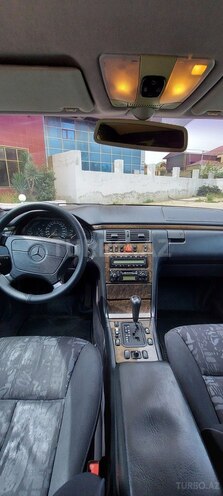 Mercedes E 280 1997, 300,000 km - 2.8 л - Bakı