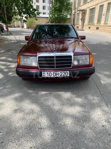 Mercedes E 220 1993, 263,800 km - 2.2 l - Bakı