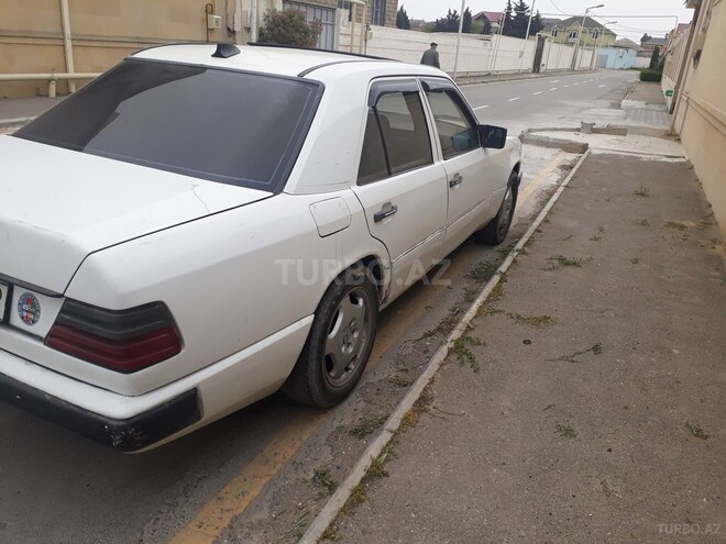 Mercedes E 200 1986, 355,000 km - 2.0 l - Bakı