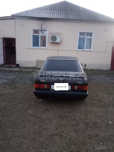 Mercedes 190 1991, 276,000 km - 2.0 л - Ucar