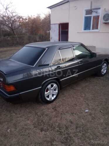 Mercedes 190 1991, 276,000 km - 2.0 л - Ucar