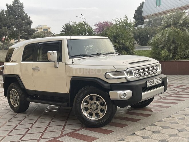 Toyota FJ Cruiser 2014, 88,000 km - 4.0 л - Bakı